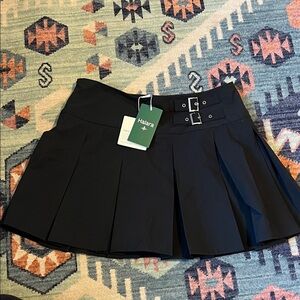 Halara NWT skirt/skort black with buckles